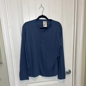 Blue Long Sleeve Tees for Casual Style